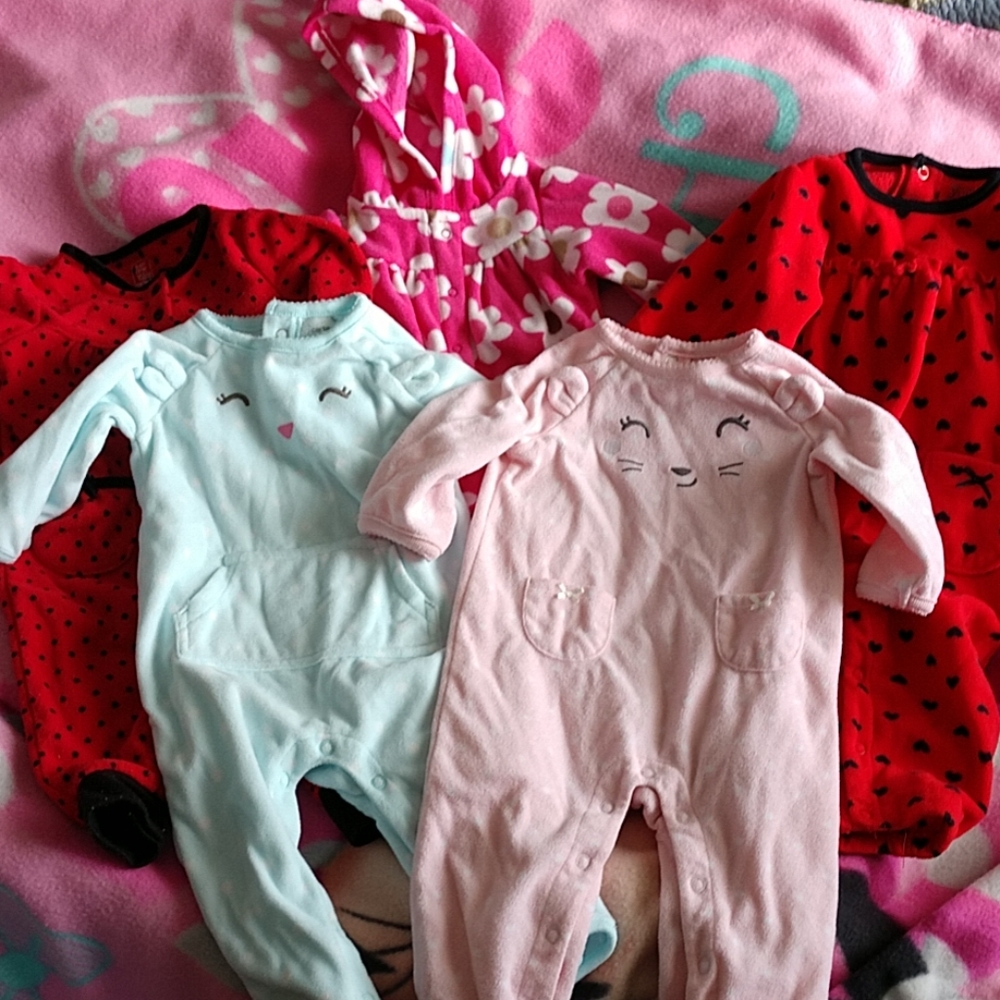Lot of 5 girls footless sleepers size 6 months
